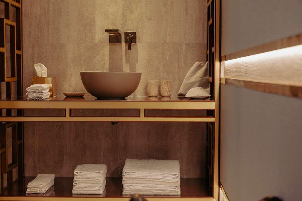Wine & Books Lisboa Hotel Rom bilde Bathroom